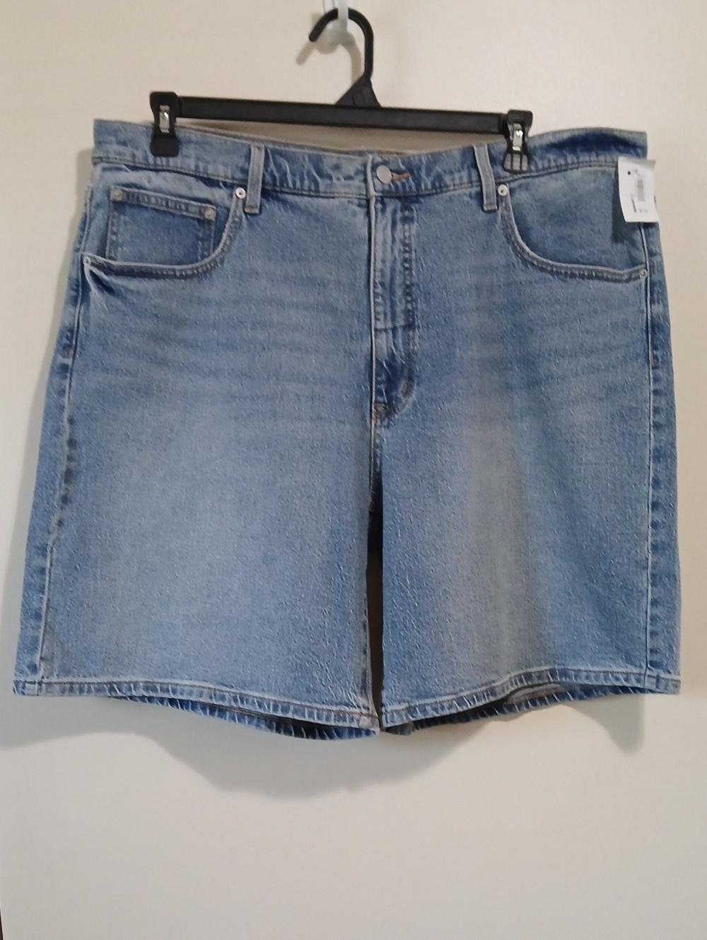Time and Tru Women's 20 High Rise Denim Bermuda Shorts